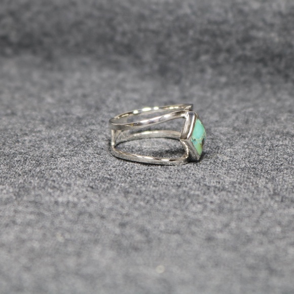 925 sterling silver genuine turquoise Ring - Picture 9 of 9